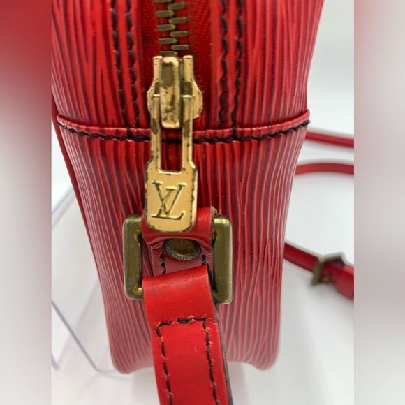 Auth Louis Vuitton Small Textured Epi Red Leather Trocadero Shoulder Bag - Picture 2 of 15